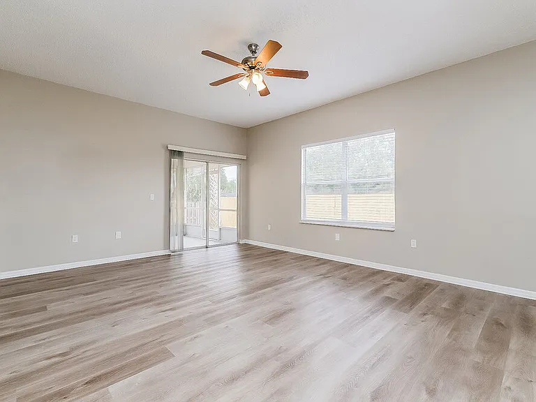 807 Greenbelt Cir — Photo 5