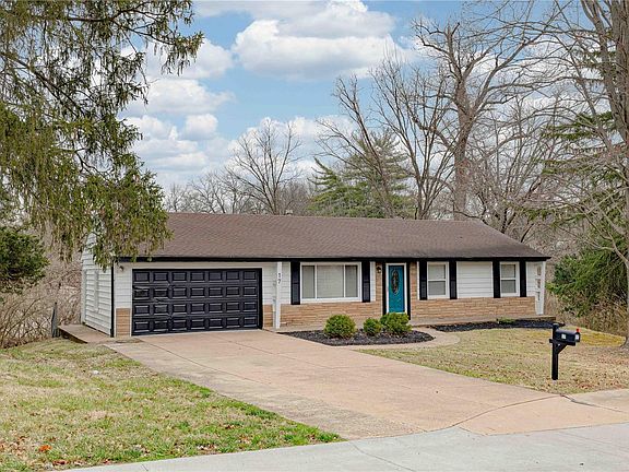 3rd image of 17 Shireford Ln