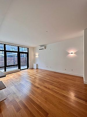 5th image of 25 Bruckner Blvd APT 1H