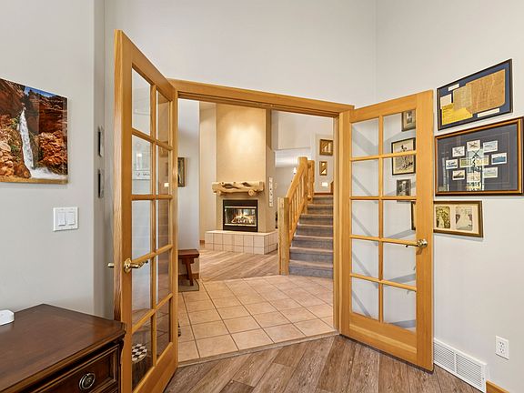 5th image of 2614 E Tuxedo Cir