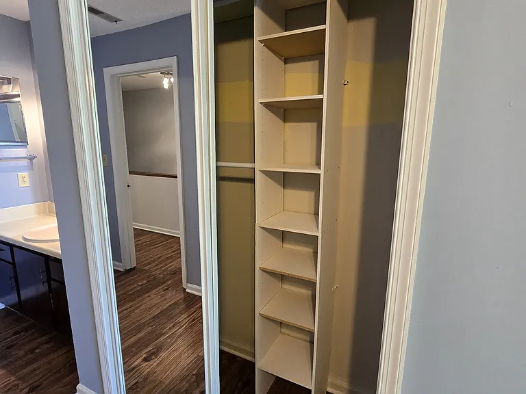 117 Kingsbury Dr — Photo 36