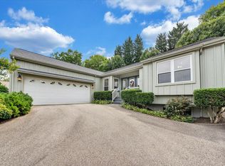 1920 McVitty Rd, Salem, VA 24153