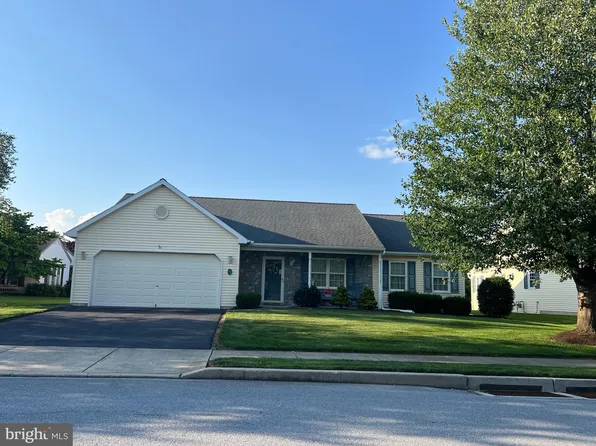 17 Greenbriar Dr #L-0446, Myerstown, PA 17067
