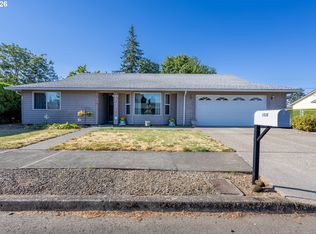 17036 SE Salmon St, Portland, OR 97233