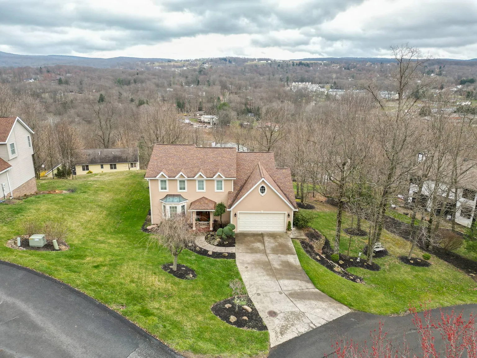 4001 Shadybrook Cir photo 1