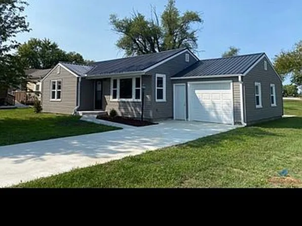 441 E Locust St, Lincoln, MO 65338