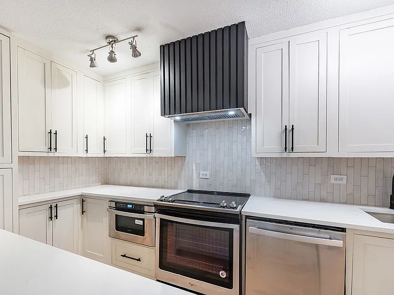 1339 N Dearborn St #2B — Photo 5