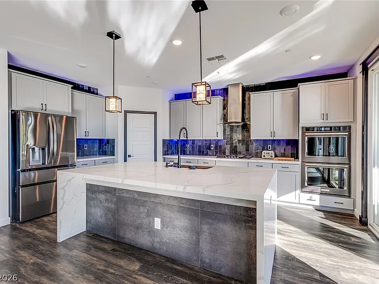 2605 Tolmezzo St — Photo 9