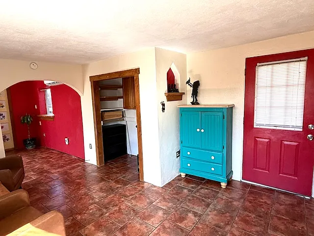 Studio, 400 sqft, $1,200 — Photo 4