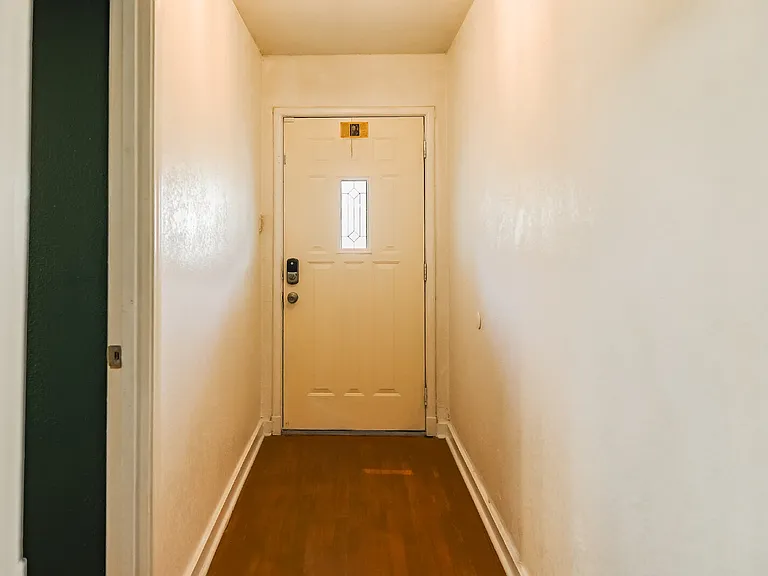 2622 W Summit Ave — Photo 4