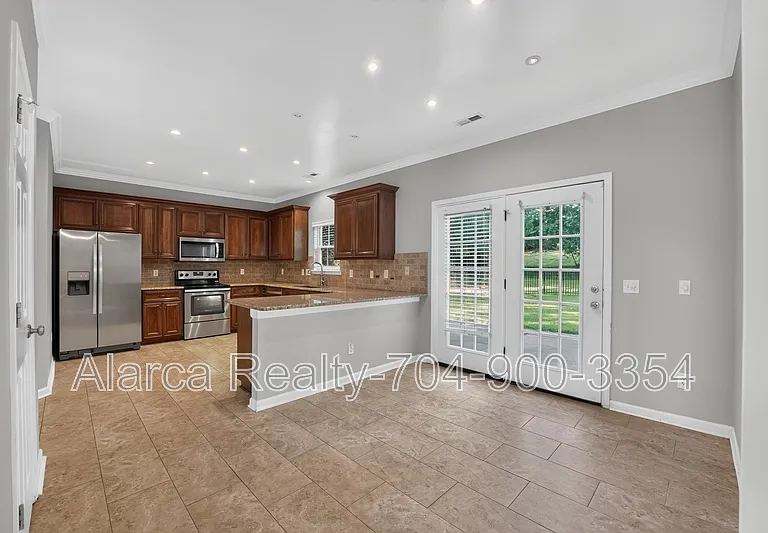 17420 Baldwin Hall Dr — Photo 8