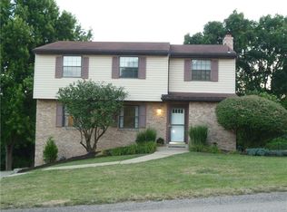 701 Reamer Dr, Carnegie, PA