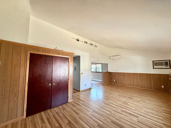 4th image of 24 Hollyhock Rd #2