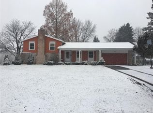 10 Van Buren Rd, Pittsford, NY 14534