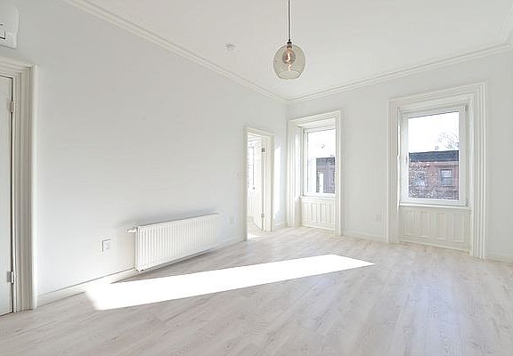 4th image of 13 Brevoort Pl #3
