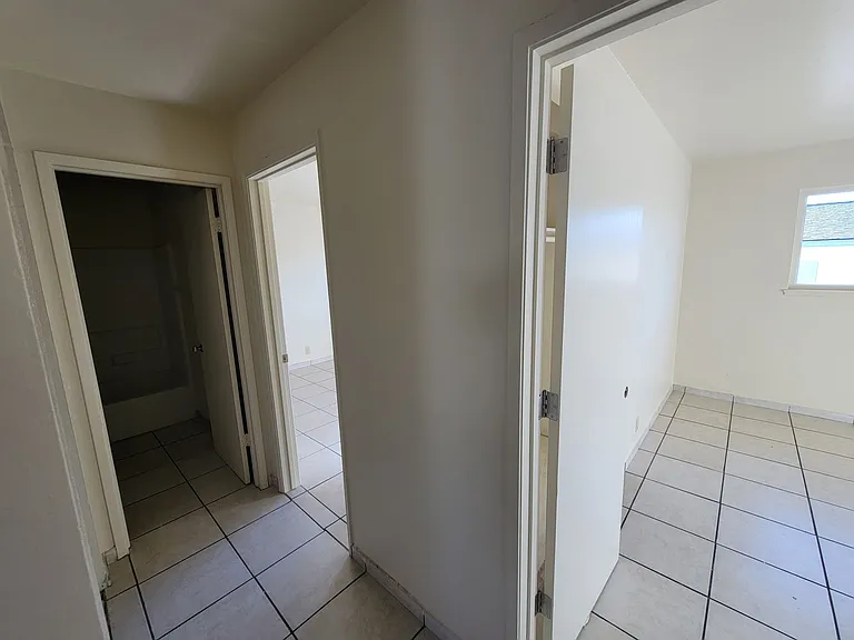 1134 Parkside St — Photo 4