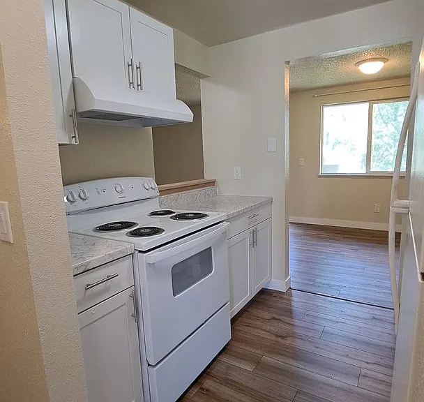 1934 Lincoln Ave SE #203 — Photo 5