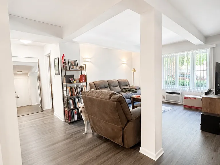 30 S Spring Ave #105 — Photo 3