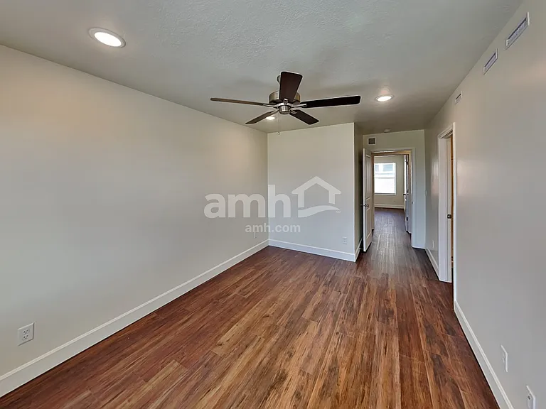11026 S Trocadero Ave — Photo 9