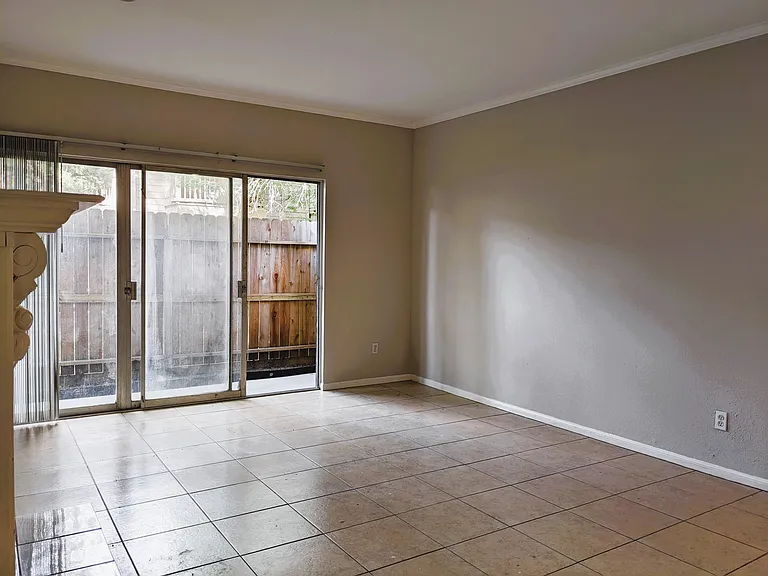 2100 Tanglewilde St #421 — Photo 15