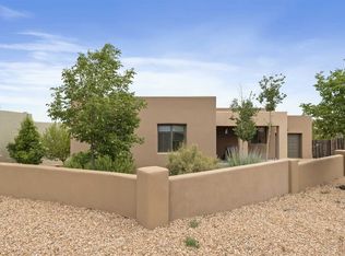 35 Arroyo Privado, Santa Fe, NM 87507