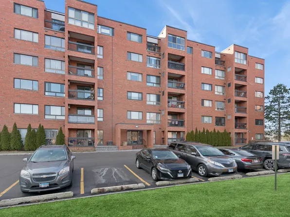 3700 Capri Ct APT 510, Glenview, IL 60025