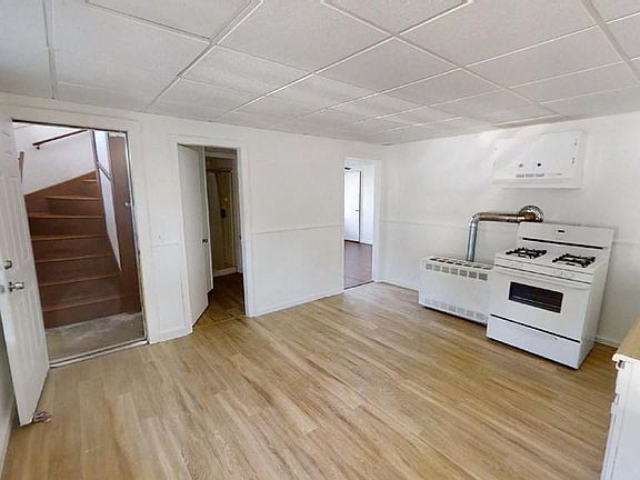 5th image of 213 Water St
