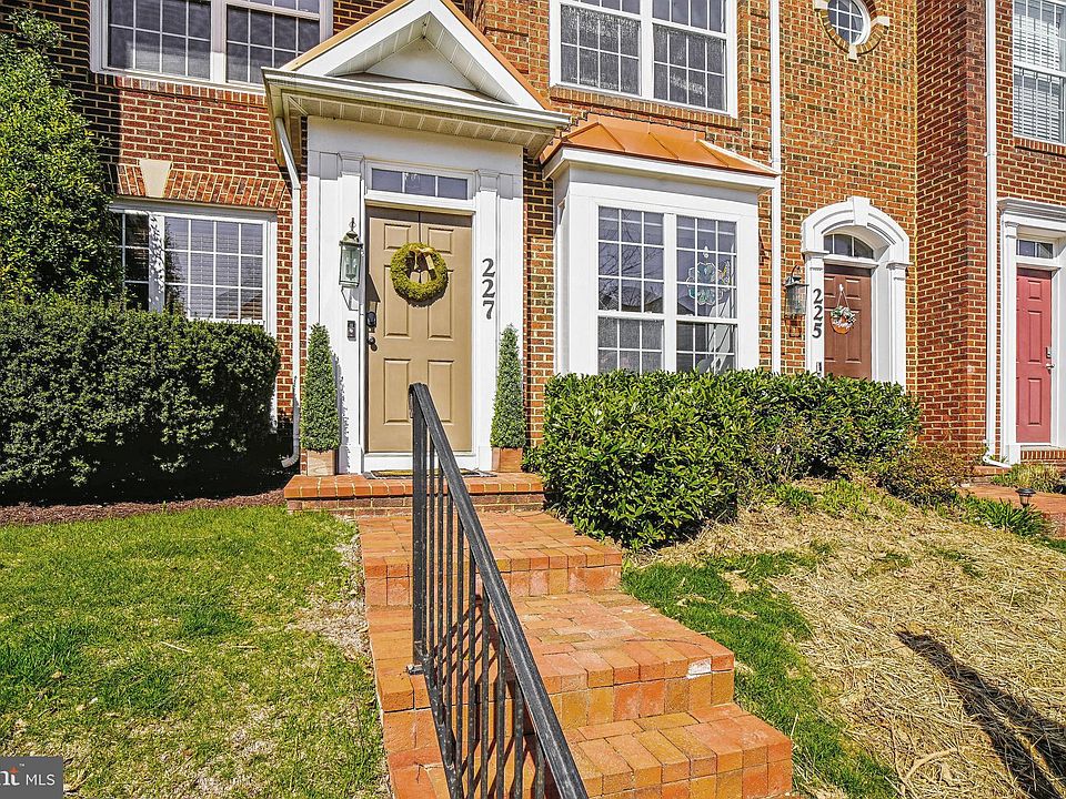 1st image of 227 Jay Dr #97