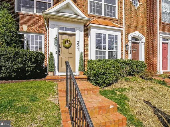 227 Jay Dr #97, Rockville, MD 20850