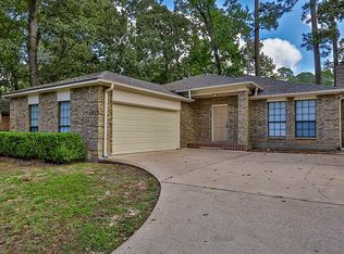 1810 Greentree Dr, Huntsville, TX 77340
