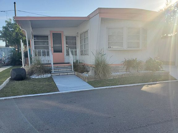 3rd image of 4125 Park St N Lot 10042