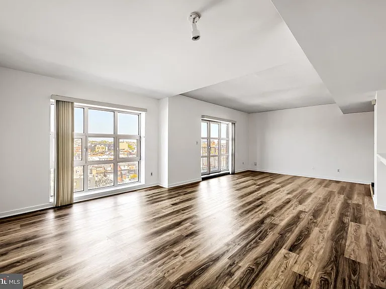 250 President St #603 — Photo 4