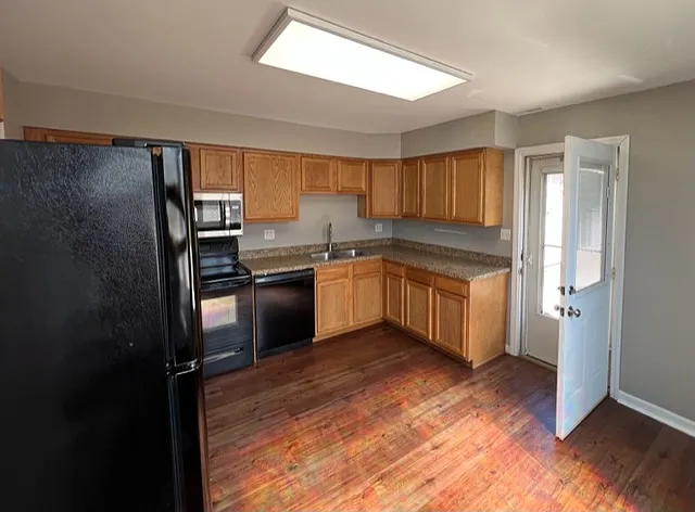 3 bed, 1475 sqft, $2,000 — Photo 4