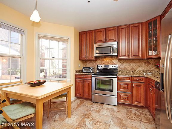 4th image of 613 N Tazewell St