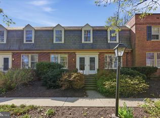 1501 S Edgewood St APT 572, Arlington, VA