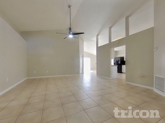 2nd image of 134 N Aberdeen Cir