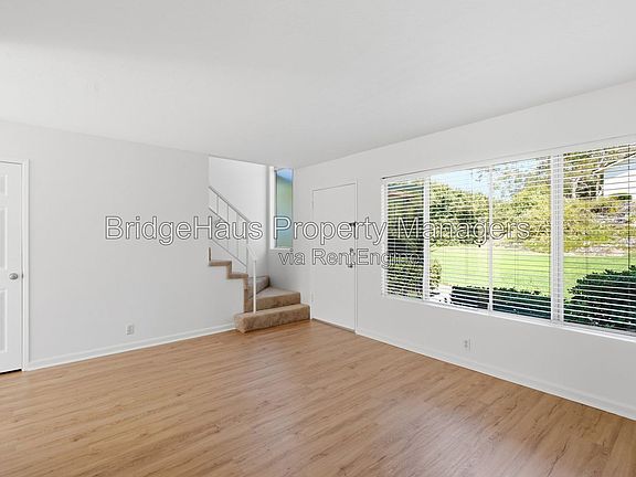 2nd image of 3550 Sandpiper Pl