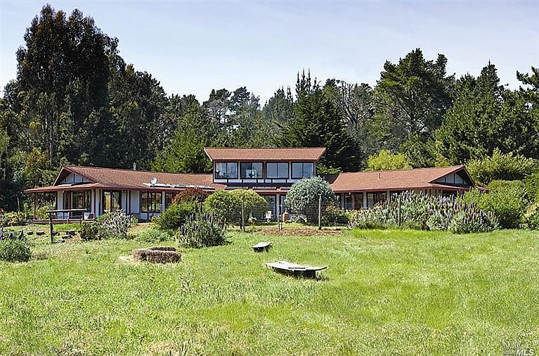 1st image of 10 Rose Ln