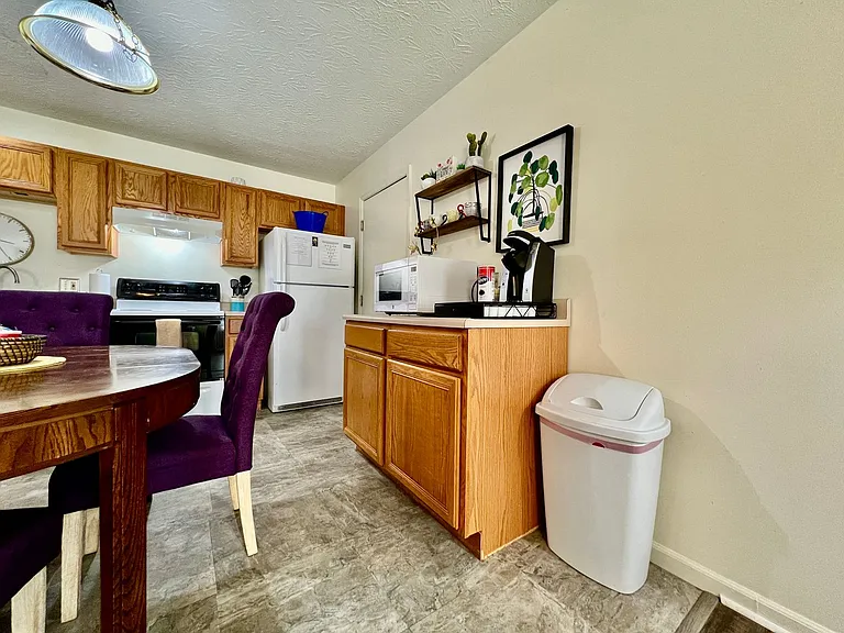 242 Overbrook Dr — Photo 6