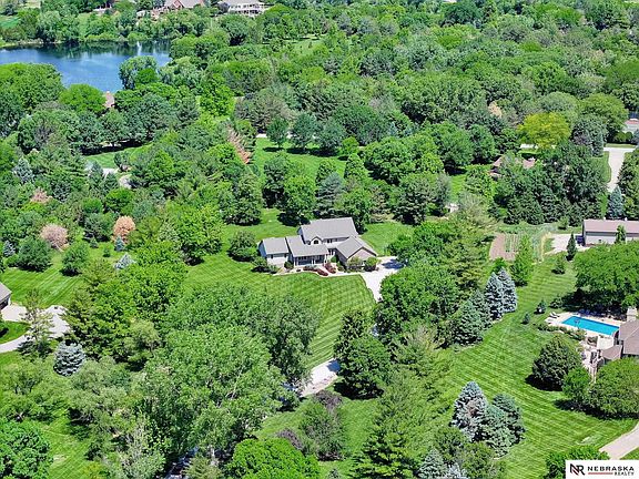 2nd image of 5050 Bridle Ln