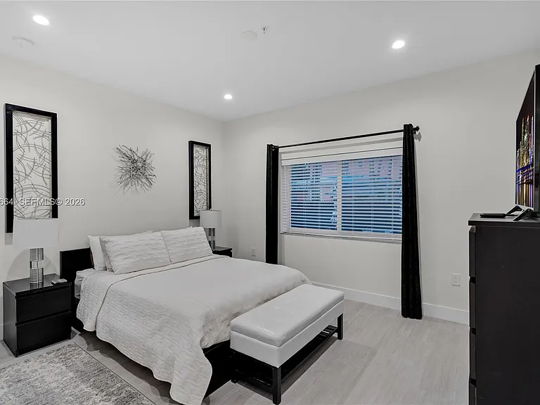 1786 SW 9th St #1 — Photo 6