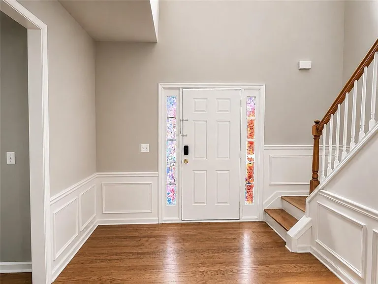 6310 Barwick Ln — Photo 2