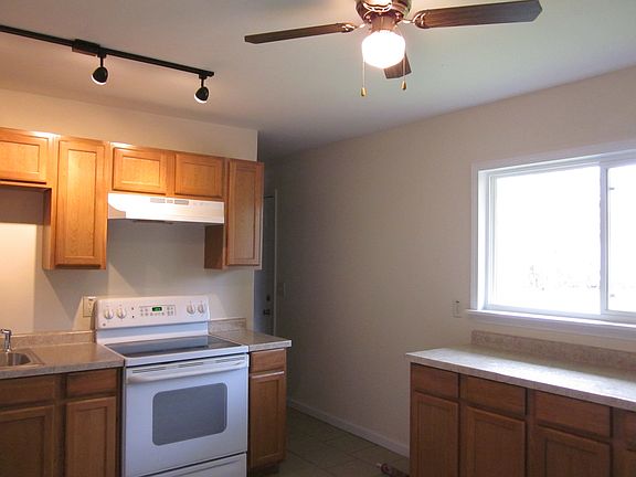 3rd image of 803 White Pine St