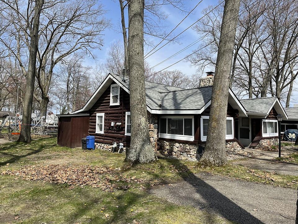 109 Willow St 1, Houghton Lake, MI 48629 Zillow