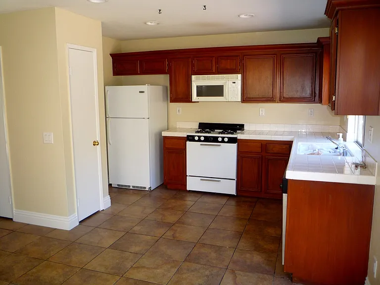 1174 Hitching Post Ln — Photo 11