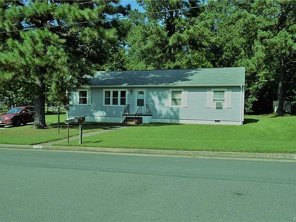 2nd image of 3403 Sussex Dr