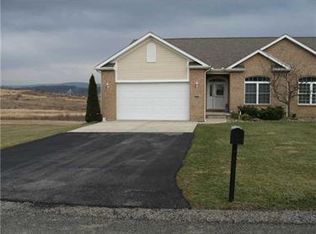 140 Rosewood Ave, Mount Pleasant, PA 15666