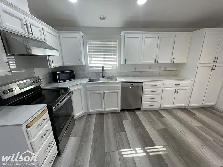 301 Olympic Ave — Photo 7