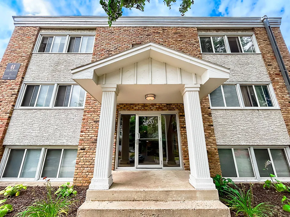 2420 Dupont Ave S