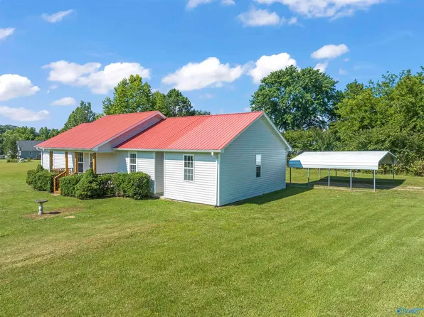 70 Damien Dr, Albertville, AL 35951